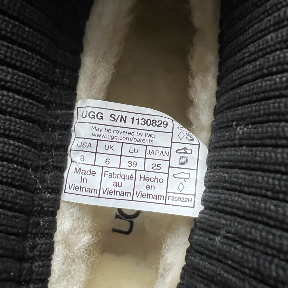 UGG Adiroam Anckle Black Boots Size 8 - Picture 8 of 9
